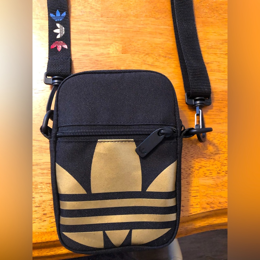Adidas unisex crossbody bag/Fanny pack